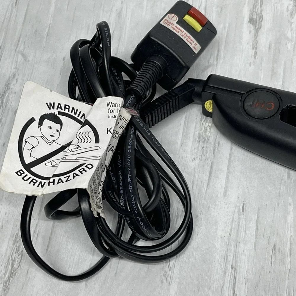 CHI GF1001 Ceramic Hair Straightener Flat Iron 1